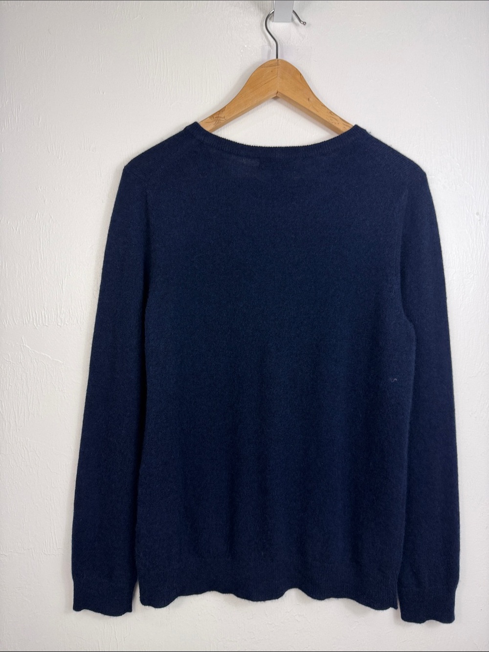 Charter Club Luxury 100% Cashmere Navy Blue Crewneck Sweater Size M - Picture 3 of 8